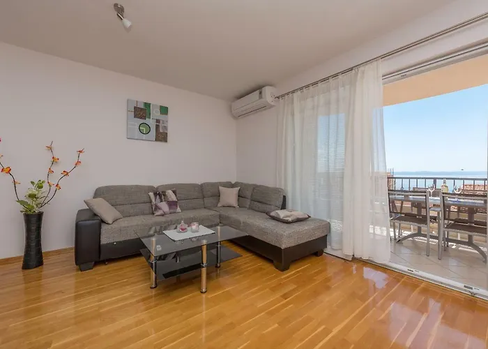 Naja - Exklusiv 3* מאקרסקה