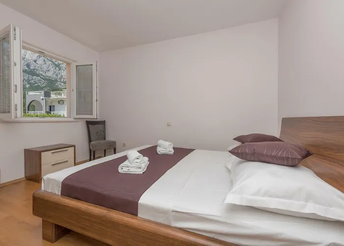 Naja - Exklusiv מאקרסקה