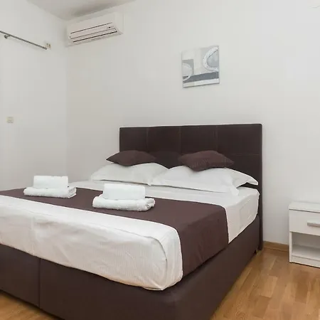 Naja Aparthotel